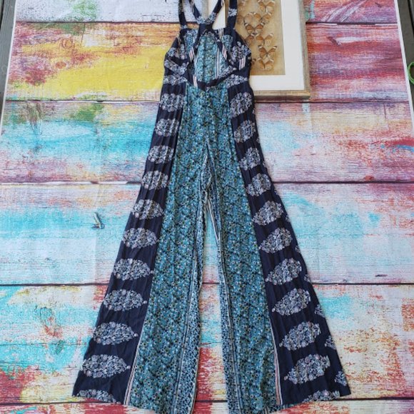 UO Kimchi Blue Floral Keyhole Wide Leg Jumpsuit 4 - Picture 5 of 10